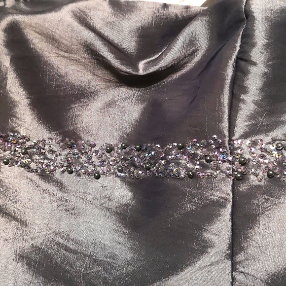 ❤️Host Pick❤️Laura metallic ball gown with puffy skirt. - Picture 4 of 8